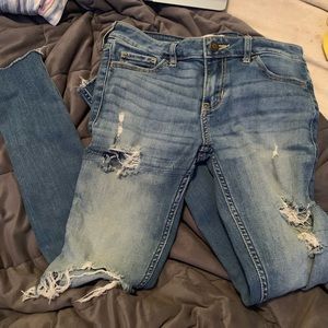 Hollister ankle length jeans.